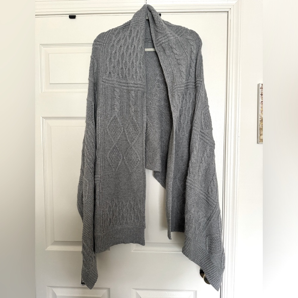 Tommy Bahama Grey Knit Shawl